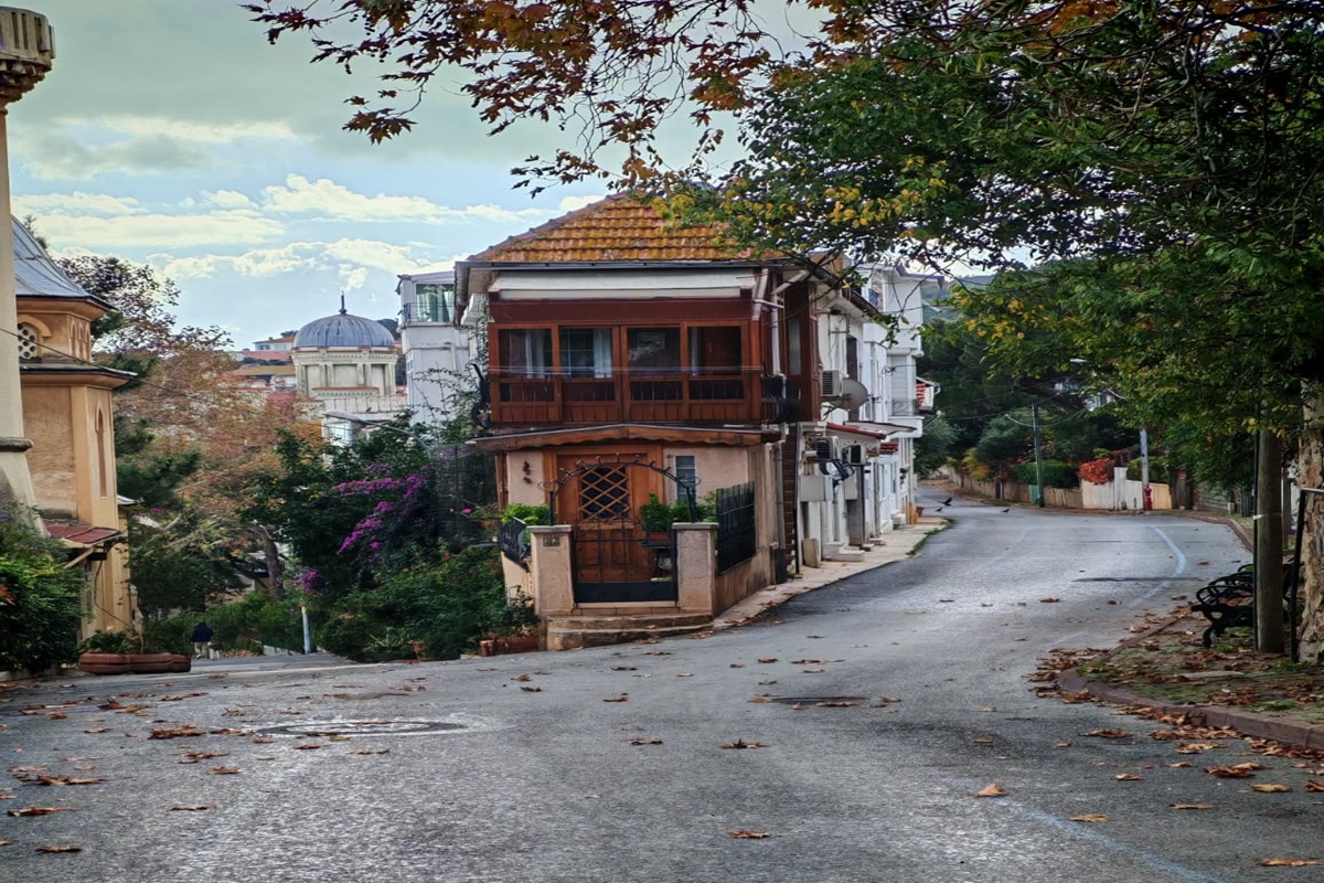 Devamını Oku TESLİMİYET